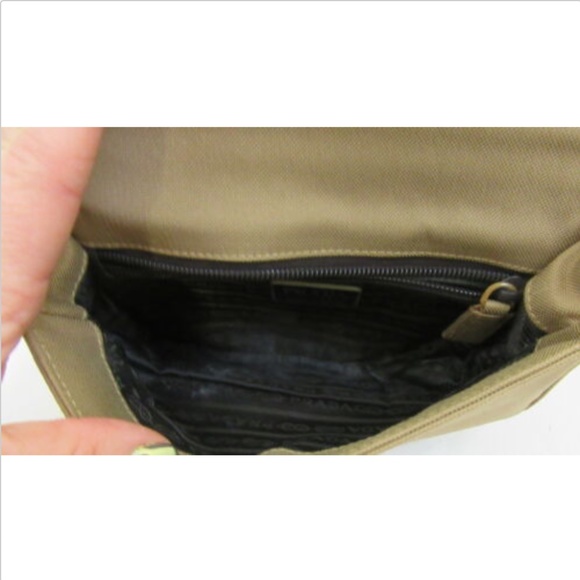 PRADA Tan canvas wristlet w/ orange patent bow - Picture 5 of 8